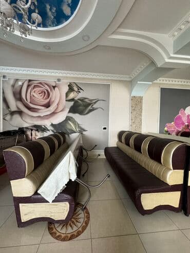 кухонная бу: Продается диван стол стул, почти новые 
Срочно — 2