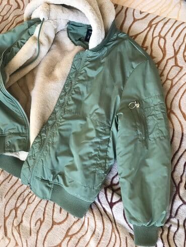 купить женский пуховик большого размера: Женский бомбер утеплённый. Размер 44-46.(S) Отличного качества! Цена — 7