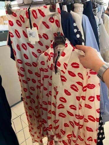 шолк: Двойка от Виколо Италия
Размер S подойдет и на М
Ткань Вискоза — 3