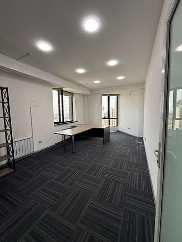 seven development: Аренда офисов, 98 м², В бизнес центре, С системой безопасности, С юридическим адресом, 1 линия — 2