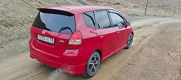 small car: Honda Fit: 2001 г., 1.3 л, Автомат, Бензин, Хэтчбэк — 5