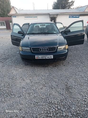 Audi A4: 1996 г., 1.8 л, Механика, Бензин, Седан