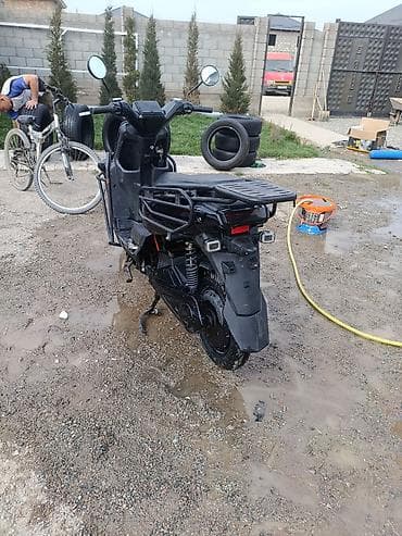 водный гидроцикл: Скутер/мопед городской, черный цвет. LED-оптикой Электронный запас — 6