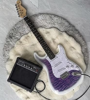 Электрогитара типа Stratocaster с фигурным топом «квилт» (фиолетовый