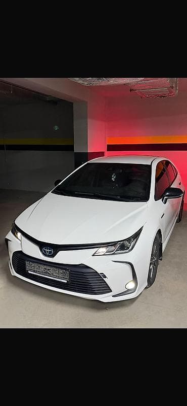 арзан автомат машина: Toyota Corolla: 2019 г., 1.8 л, Автомат, Гибрид, Седан — 1