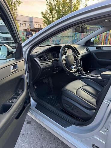 приборка: Hyundai Sonata: 2019 г., 2 л, Автомат, Газ, Седан — 2