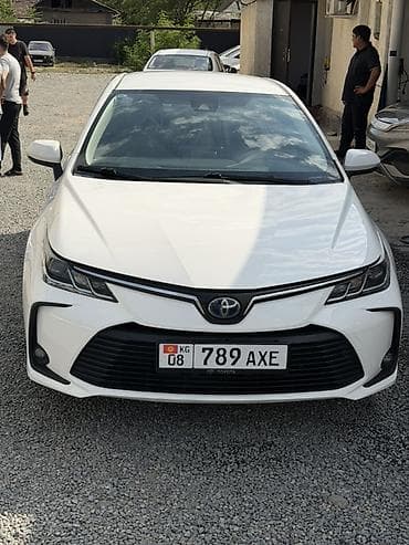 prius plus: Toyota Corolla: 2021 г., 1.8 л, Вариатор, Гибрид, Седан — 1