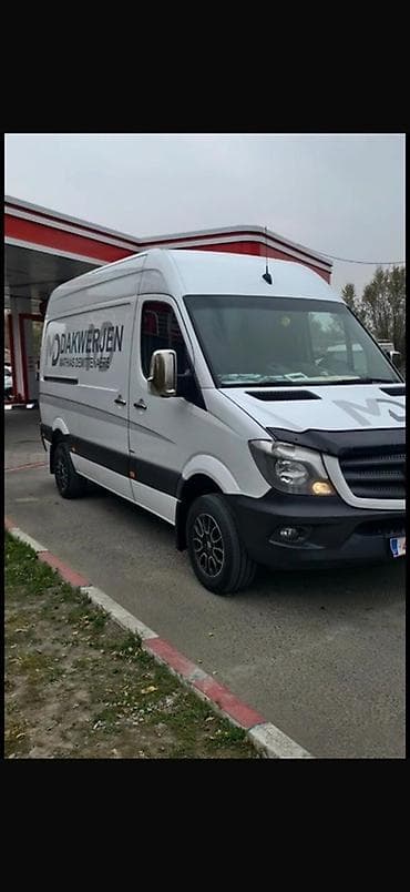 обувь адидас: Mercedes-Benz Sprinter, белый фургон L2H2 (высокая крыша). Передний — 2