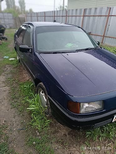 10 5j: Volkswagen Passat: 1988 г., Седан — 5