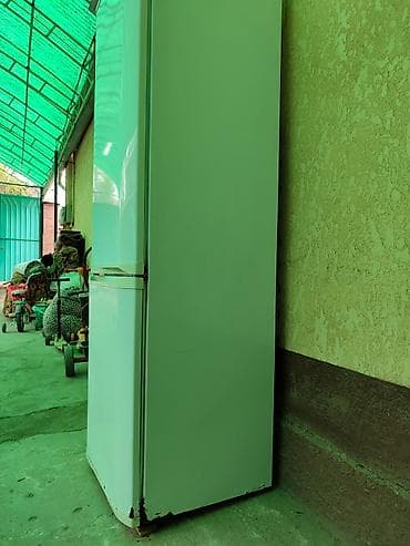 ищу холодильник: Холодильник двухкамерный с нижней морозильной камерой. Особенности: - — 2