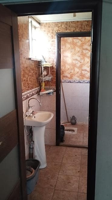 для туалета: Сдаётся помещение. Пишите пожалуйста на вотсап На втором этаже ( — 5