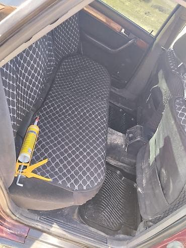 салон е46: Audi 100: 1992 г., 2.8 л, Кол менен иштөөчү, Газ, Седан — 4