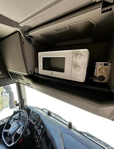 Транспорт: Тягач, Scania, 2025 г., Тентованный — 10