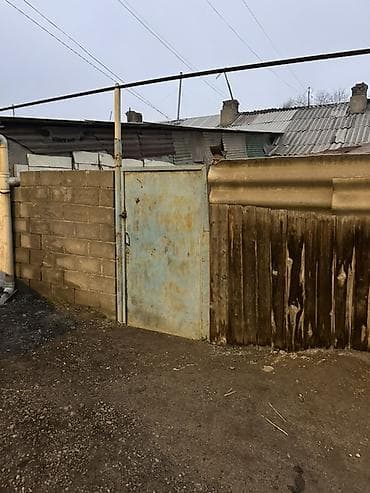 Продается барачный дом в центре города! Адрес: Тоголок молдо 52. Дом — 1