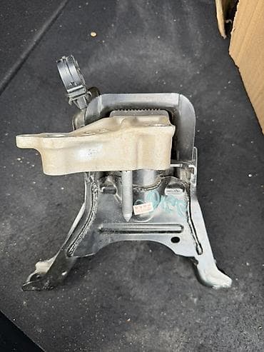 audi b2: Подушка мотора Audi Оригинал — 4