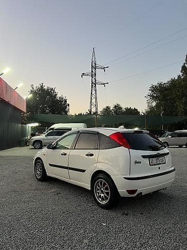 Унаа сатуу: Ford Focus: 2003 г., 1.6 л, Кол менен иштөөчү, Бензин, Хетчбек — 3