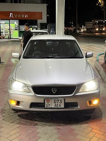 Toyota Altezza: 2003 г., 2 л, Автомат, Бензин, Седан at lalafo.kg Toyota Altezza: 2003 г., 2 л, Автомат, Бензин, Седан