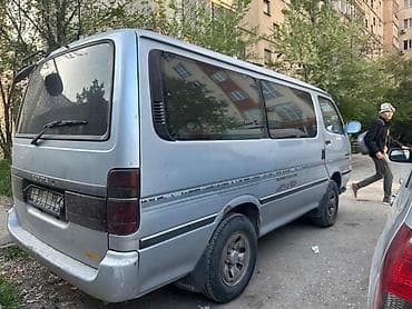 4 vd: Toyota Hiace: 1992 г., 2.7 л, Автомат, Дизель, Минивэн — 3