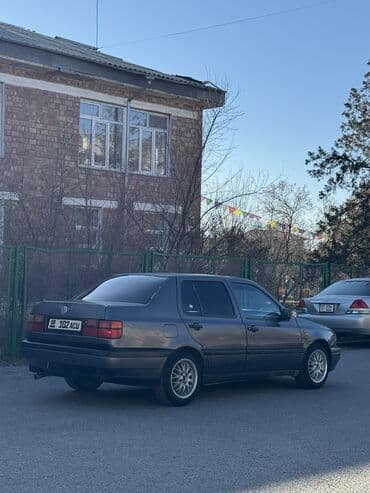 байкал м 1: Volkswagen Vento: 1993 г., 1.8 л, Механика, Бензиновая, Седан — 2