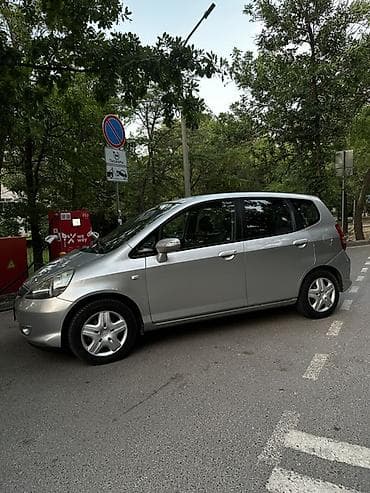 e6 3: Honda Jazz: 2007 г., 1.3 л, Механика, Бензин, Хэтчбэк — 2