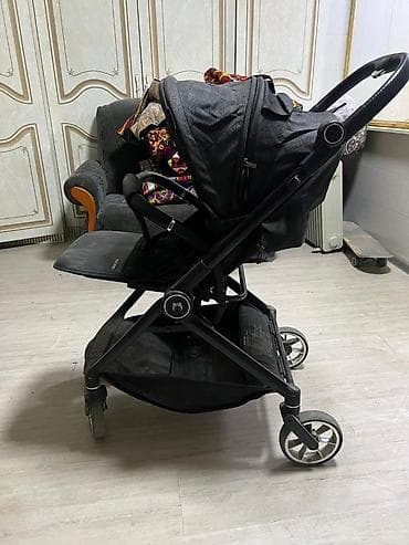 легкие коляски прогулочные: Прогулочная коляска компактного формата, цвет – черный. Основные — 2