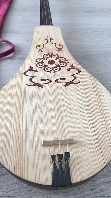 ноты для комуза молмолум: Комуз сатылат - В комплекте мягкий чехол бордового цвета с вышивкой — 3