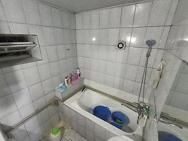 сниму 2 ком квартиру: Сдается 2-ых комнатная квартира с кухней и санузлом. Адрес: Район — 4