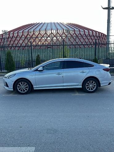 Hyundai Sonata: 2019 г., 2 л, Автомат, Газ, Седан — 4