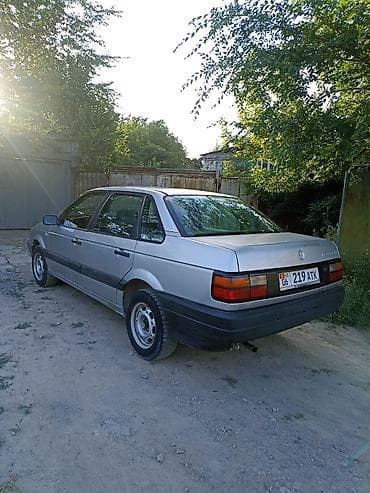 Транспорт: Volkswagen Passat: 1989 г., 1.8 л, Механика, Бензин, Седан — 4