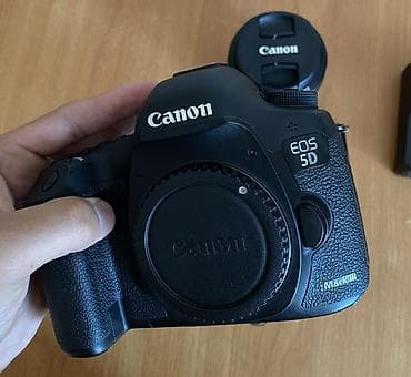 Canon EOS 5D Mark III + объектив Canon EF 50mm f/1.4 USM Комплект: -