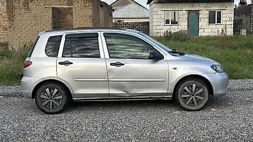 Транспорт: Mazda 2: 2003 г., 1.6 л, Кол менен иштөөчү, Бензин, Хетчбек — 2
