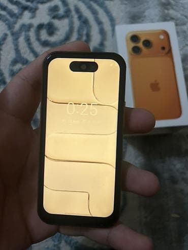 чехол айфон 7 8: Смартфон в оранжевом цвете с дизайном в стиле iPhone: плоские грани — 1