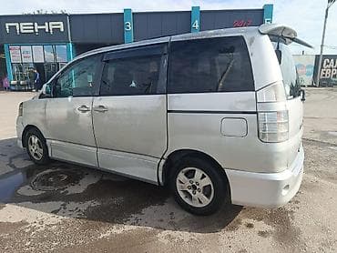 tesla s: Toyota Voxy: 2002 г., Минивэн — 4