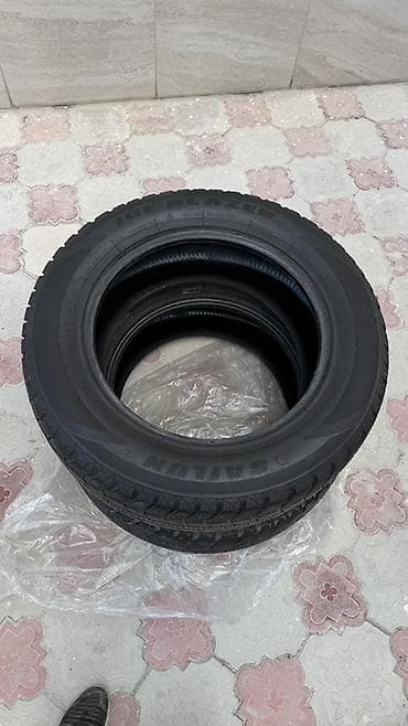 100 с4: Комплект из 4 зимних шин без шипов. - Размер: 275/60 R20 (маркировка — 9