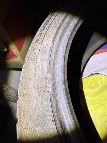 шины 2454018: 245/45/18 комплект из 4 шин, на одном есть косяк на фото видно, а так — 5