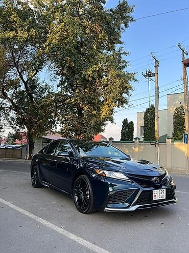 Toyota Camry: 2021 г., 2.5 л, Автомат, Бензин, Седан