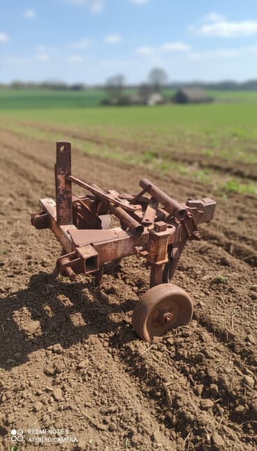 шина сельхозтехника: Трактор с навесным оборудованием - Колёсный трактор с кабиной — 1