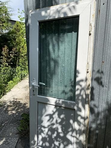 Пластиковые двери: Пластиковая дверь, Б/у, Со стеклом — 3