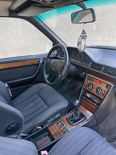 mercedes e13: Mercedes-Benz W124: 1992 г., 2.2 л, Механика, Бензин, Универсал — 8