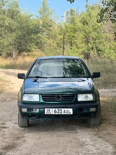 golf 2: Volkswagen Vento: 1993 г., 1.8 л, Механика, Бензин, Седан — 1