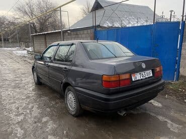 срочная авто: Volkswagen Vento: 1993 г., 1.8 л, Механика, Бензин, Седан — 3