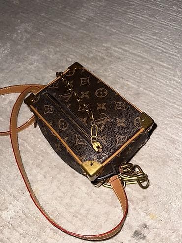 Классическая сумка, Louis Vuitton, Материал: Натуральная кожа, Жёсткая конструкция, Женские at lalafo.kg Классическая сумка, Louis Vuitton, Материал: Натуральная кожа, Жёсткая конструкция, Женские