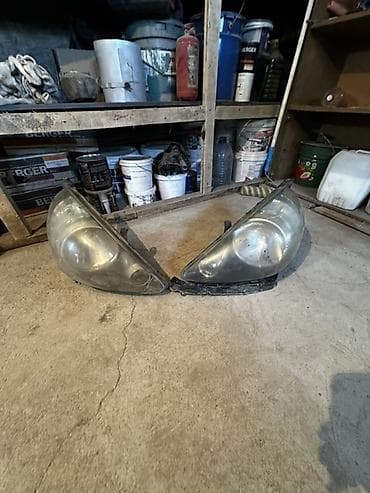 Комплект передних фар Honda 2005 г., Б/у, Оригинал at lalafo.kg Комплект передних фар Honda 2005 г., Б/у, Оригинал