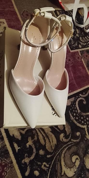 туфли для хай хилс: Белые женские туфли на каблуке-«рюмочке». - Модель: Satella — 1