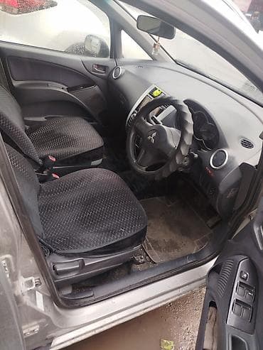 bmv e34: Mitsubishi Colt: 2004 г., 1.3 л, Автомат, Бензин, Хэтчбэк — 10