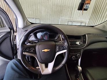монитор с камерой заднего вида: Chevrolet Trax: 2018 г., Автомат, Бензин, Кроссовер — 3