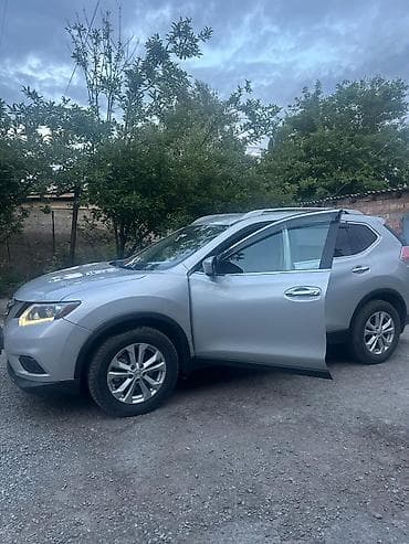внедорожник: Nissan X-Trail: 2015 г., 2.5 л, Вариатор, Газ, Кроссовер — 2
