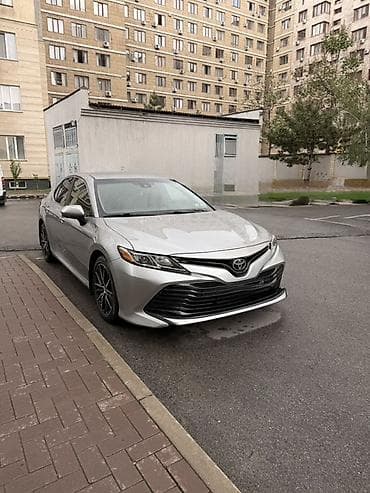 Toyota Camry: 2018 г., 2.5 л, Автомат, Бензин, Седан