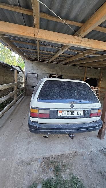 салон машины: Volkswagen Passat: 1992 г., 1.8 л, Механика, Бензин, Универсал — 6