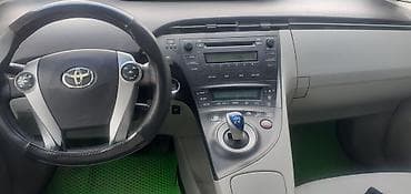 киа 8: Toyota Prius: 2010 г., 1.8 л, Гибрид, Хэтчбэк — 5